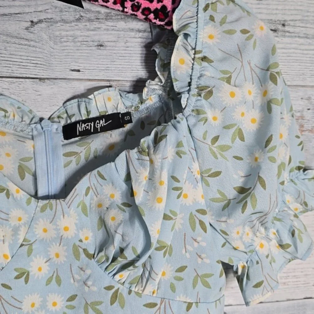 Nasty Gal Blue White Floral Daisies Short Sleeve Lined Sheer Cinch Mini Dress - Picture 4 of 9